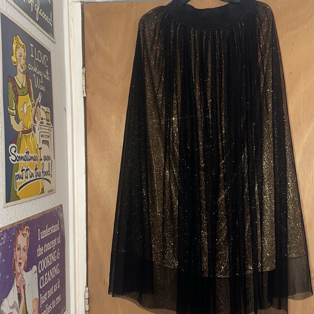 Black and gold lace skirt